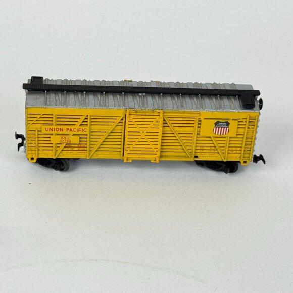 HO Scale Vintage Model Train Cars 2 Tanker & Freight Model Train Collector - Picture 4 of 10